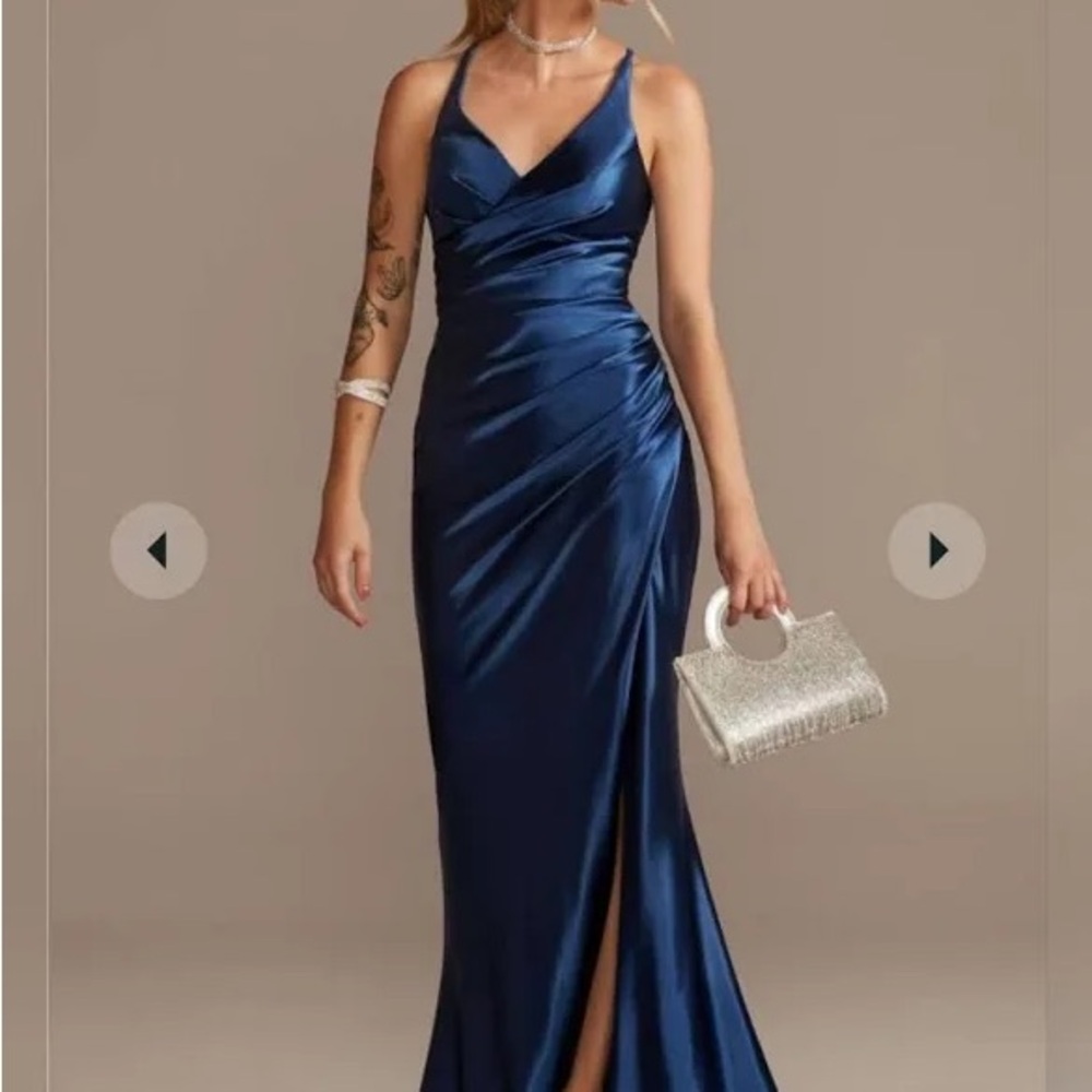 Elegant Navy Blue Evening Gown